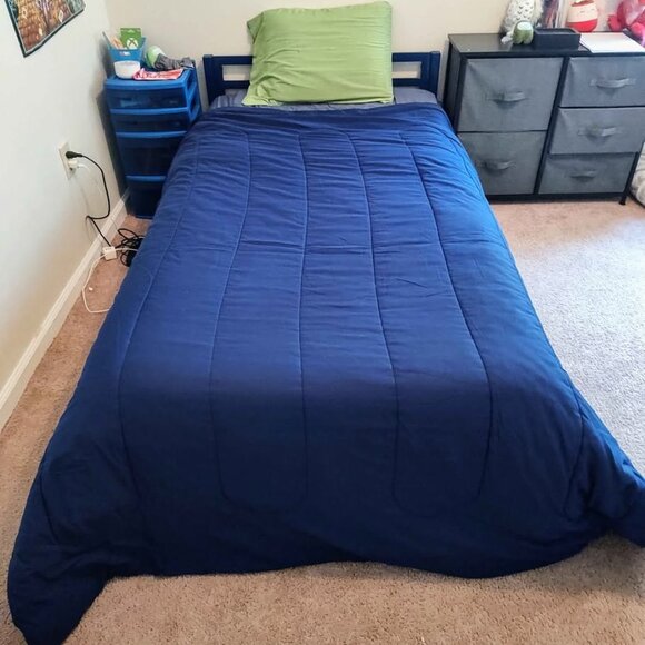 Kids Twin XL Shark Reversible Comforter - Picture 2 of 2